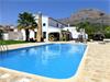 Well maintained large Spanish villa in quiet area