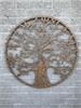 Een metalen wandornament ''de boom van het leven''