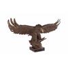 Groot bronzen beeld van een adelaar in actie