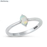 Zilveren kleine witte opaal ring