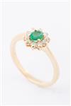 Gouden entourage ring met smaragd en briljanten