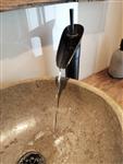 Watervalkraan Zwart met Brons Toilet 32,5 cm