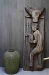 Oud houten Indisch paneel man + koe 186 x 60 x 20 cm -