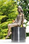 sculptuur, zittende dame - 28 cm - brons marmer