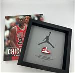Lijst- Framed Sneaker Air Jordan 1 Retro High Chicago  - Hout