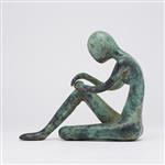 sculptuur, NO RESERVE PRICE - Antiqued Patinated Sitting Lady - 18.5 cm - Brons