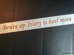 Ivory Lint 45 mm met Bruin opdruk +/- 50cm. - Eigen tekst opgeven in het veld opmerkingen aan het ei