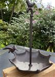 Vogelschaal, vogelbad paraplu met vogel, hangendgietijzer VB107