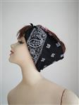 Bandana in Zwart Paisley.