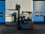 VS-22058 Elektrische Triplex heftruck RX20-20 bj2017 Vorkenspreider