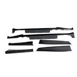 Dit betreft een set Ferrari Purosangue Carbon OEM Style carbon side skirt extensions