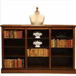 Lage en brede open-boekenkast noten met zwarte accenten ca 1880 (No.260610))