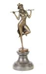 Een bronzen beeld/sculptuur van een theater danseres