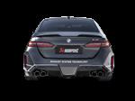 Dit betreft een BMW G90 M5 Carbon Akrapovic carbon kofferbak spoiler lip
