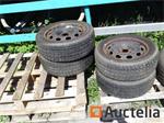 4 winterbanden op Sunny 185/55R15 velgen