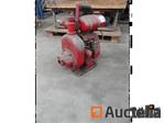 Benzine aangedreven  waterpomp merk en model onbekend