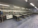 Martin Stolze combi conveyor productie- en inpaklijn met 11 Marco werktafels met weegschaal
