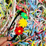 Diadeem met rood/geel/groen (rode/gele/groene) madeliefjes - carnaval - haaraccessoires