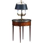 Bouillotte tafel met twee laden en twee tirettes ca 1910 bronzen randje (No.301805)