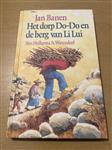 Dorp do-do en de berg van li lui