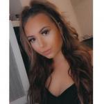 Lief, leuk, op zoek naar intimiteit. 