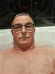 Lieve en leuke man van 58 jaar zoekt intimiteit.