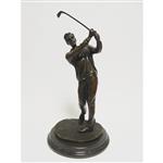 Een bronzen beeld/sculptuur van een golfer