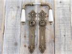 Set deurklinken met lange platen PZ 72 - gepatineerd messing - grepen van porselein