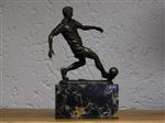 Beeld Voetballer van Brons - op voet van Marmer