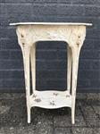 Een gietijzeren tafel, wit, art nouveau ''flower''