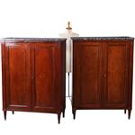 Stel van 2 identieke 2-deurskasten met marmeren blad Frankrijk ca 1830 (No.342050)