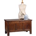 Grote Hollandse 17e eeuwse kist met plat deksel en panelen in het front (No.971305)