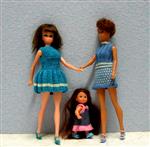 Twee Hong Kong poppen met Evi