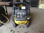DeWalt draagbare batterijcompressor DCC1054 snoerloos