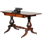 Massief mahonie sidetable of smalle schrijftafel met 2 laden en op- en neerklapbare oren (No.351910)