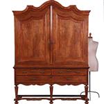 Majestueus kruisvoet kabinet met gewelfde kroon in noten met mahonie visgraat ca 1720 (No.991940)