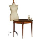 Amboina Bouillotte tafel gesig. ESCALIER DE CHRISTAL PARIS met twee laden verguld brons (No.361895)