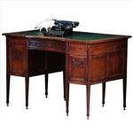 Klein mahonie bureau met gebogen frontline groen ingelegd ca 1890 (No.381245)