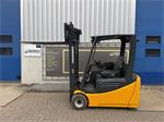 VS-22835 Elektrische heftruck Jungheinrich EFG 220 accu2023