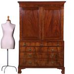 strak en sober Engels kabinet in mahonie  met 5 laden ca 1830  (No.400910)