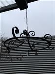 Hanger -wildhaak-kruidenrek- ijzeren krans met 8 haken.