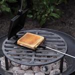Tosti ijzer voor boven het kampvuur, fantastisch resultaat en gezellig!!