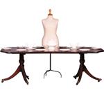 Engelse eetkamertafel waar heel goed armstoelen onder passen max lengte 2,22 m lang ca 1890 (No.4120