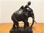 1 Skulptur olifant met ruiter, Polystein