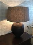 Prachtige lamp op oud indonesische rijstekruik, UNIEK!
