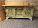 Prachtig middeleeuws kasteel dressoir met prachtig hout snijwerk, geweldig fraai en uniek stuk!!