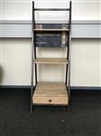 Display rack 3 etages, industrieel, 1 x la, metalen frame met hardhouten afwerking.