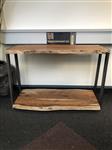 HOE FRAAI IS DEZE DUBBELE BOOMSTAMTAFEL MET GIETIJZEREN ONDERSTEL ALS SIDETABLE