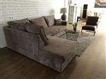 Prachtige forse nieuwe taupe rib stoffen hoekbank model
