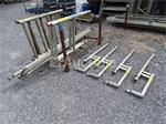 Niet bij elkaar passende aluminium steigers met rek (zie detail)